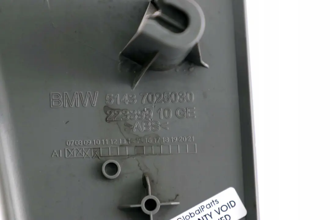 BMW 5 er E60 E61 Seitenverkleidung Füßraum Vorne Rechts Grau 7025030 - SKU lhd-7110874 - Teilenummer 7111188