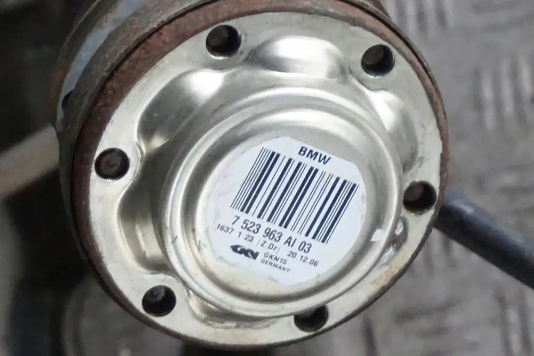 BMW 1 E87 118d M47N2 Abtriebswelle Schwenklager Bremssattel Bremse Hinten Links - SKU 6774809-25 - Teilenummer 6774809