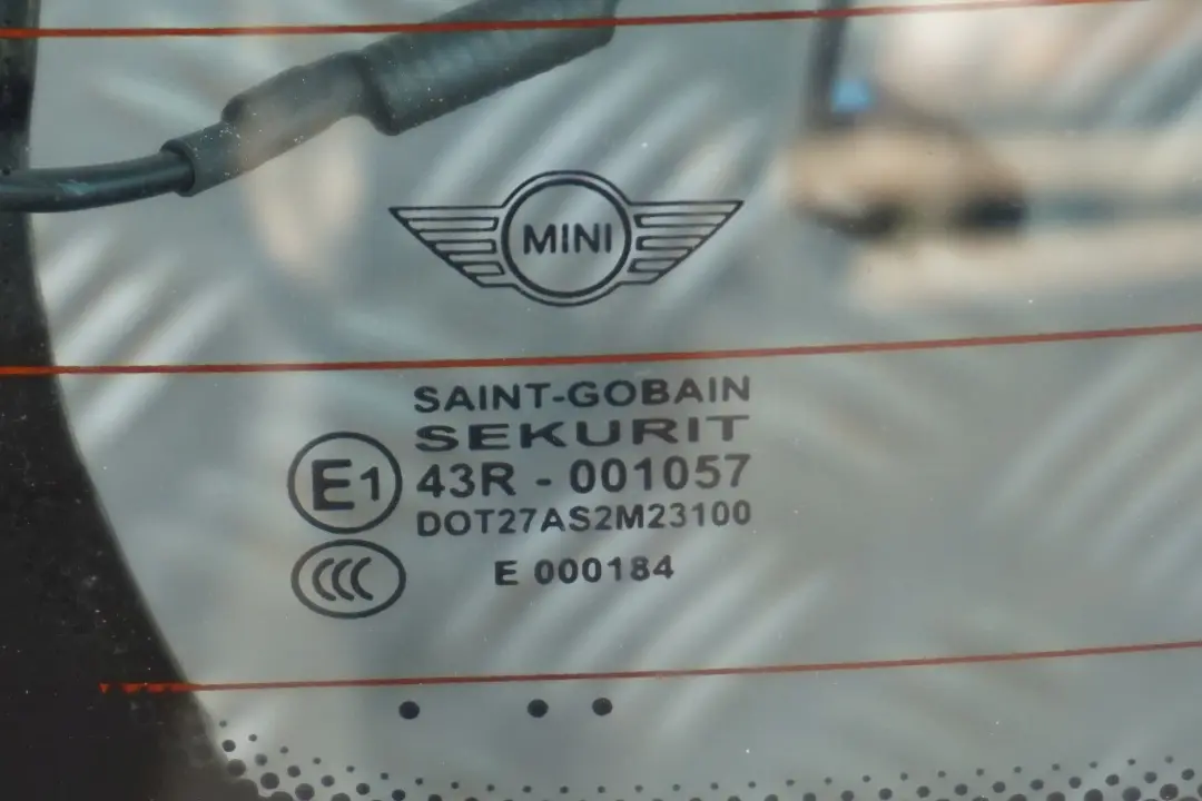 Klapa tylna Astro Black A25 do MINI Cooper R56 o numerze 2752015 MINI Cooper R56 Klapa tylna Astro Black A25 - SKU 2752015-ASB14 - Numer Części 2752015