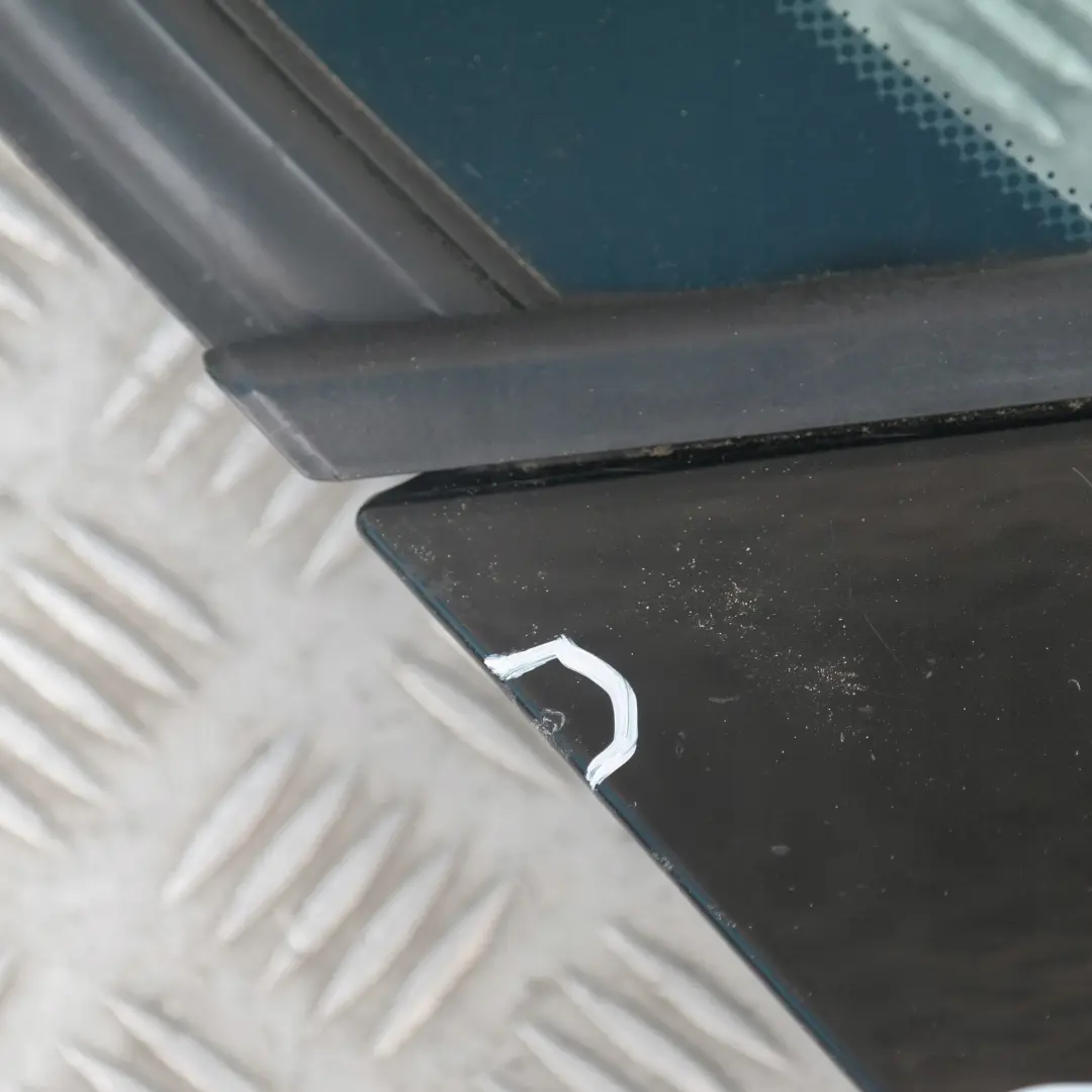 Puerta trasera derecha Schwarz 2 Negro II - 668 para BMW 20 E87 E87N con número de pieza 7191018 BMW 20 E87 E87N Puerta trasera derecha Schwarz 2 Negro II - 668 - SKU 7191018-SCH20 - Número de pieza 7191018