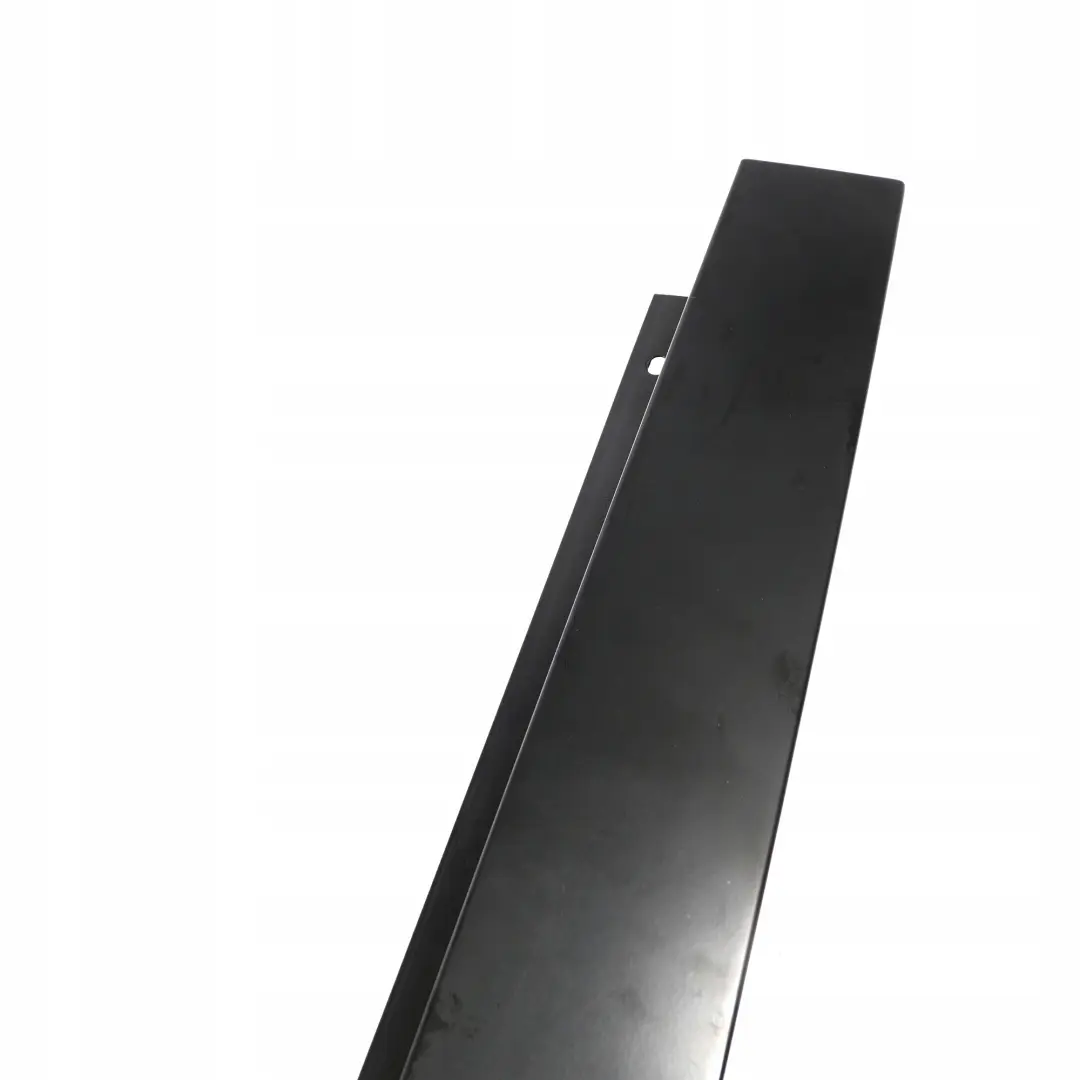 Embellecedor Puerta Pilar B Moldura Ventana Delantera Izquierda para BMW X1 E84 con número de pieza 2990311 BMW X1 E84 Embellecedor Puerta Pilar B Moldura Ventana Delantera Izquierda - SKU 2990311 - Número de pieza 2990311