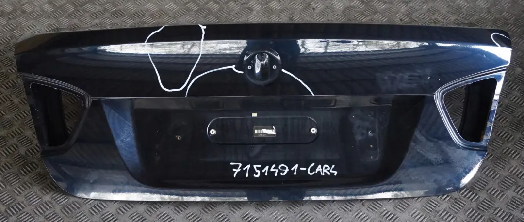 Klapa tylna bagażnika carbonschwarz 416 do BMW E90 o numerze 7151491 BMW E90 Klapa tylna bagażnika carbonschwarz 416 - SKU 7151491-CAR4 - Numer Części 7151491