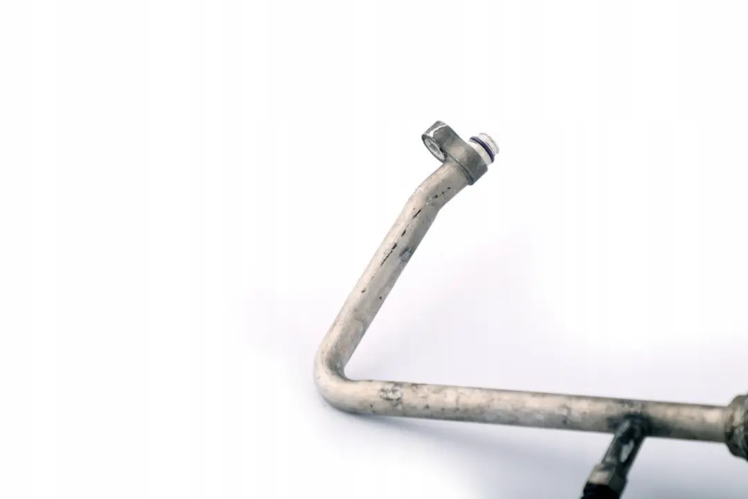 M62 4.4i Petrol Evaporator Compressor Suction Pipe to BMW X5 Series E53 with Part number 8409072 BMW X5 Series E53 M62 4.4i Petrol Evaporator Compressor Suction Pipe - SKU 8409072 - Part number 8409072