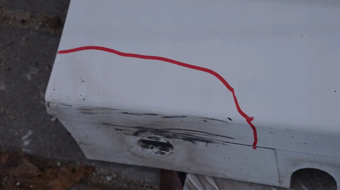 Sill Strip Side Skirt Right O/S Alpinweiss Alpine White to BMW 1 SERIES E81 E82 E88 with Part number 0036142 BMW 1 SERIES E81 E82 E88 Sill Strip Side Skirt Right O/S Alpinweiss Alpine White - SKU 0036142-AW - Part number 0036142