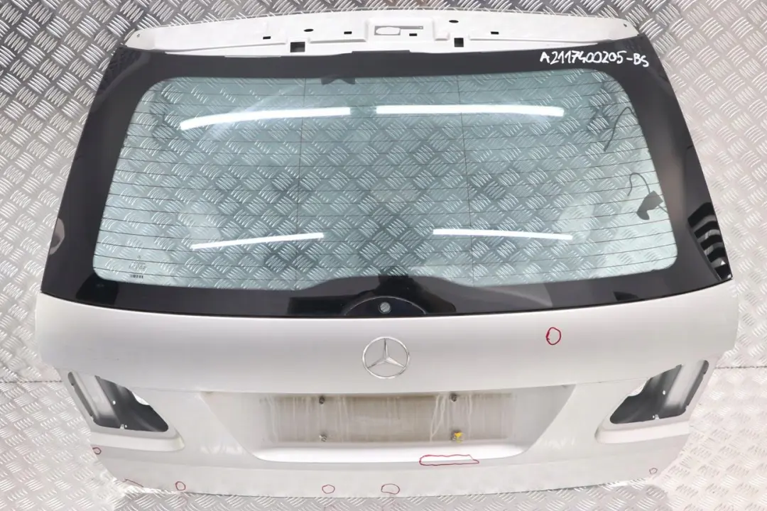 E-KLASA S211 W211 kombi Klapa bagażnika do MERCEDES o numerze A2117400205 MERCEDES E-KLASA S211 W211 kombi Klapa bagażnika - SKU A2117400205-BS - Numer Części A2117400205