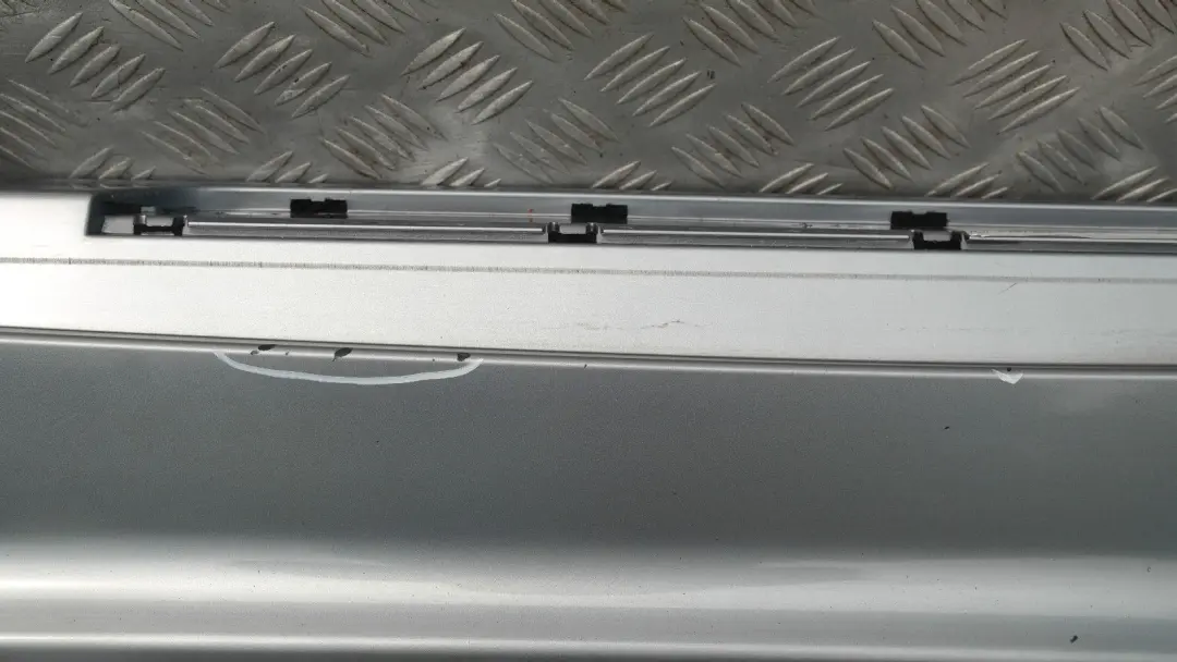 BMW E87 Listello Portiera Apertura Gonna Destra Quarzo-Blu Metallico - SKU 0032948-QB3 - Numero di parte 51770032948