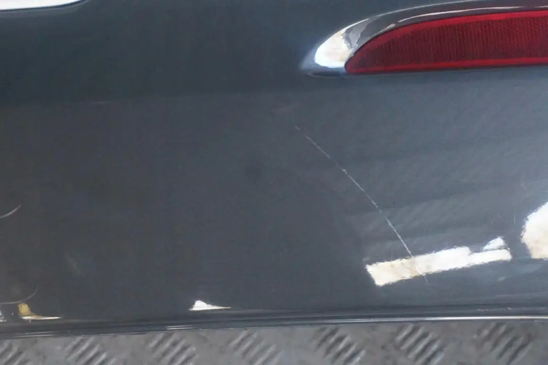 BMW Série 1 F20 F21 LCI 1 M Sport Pare-chocs arrière blanc alpin - 300 - SKU 8064151-AW1 - Numéro de pièce 8064151
