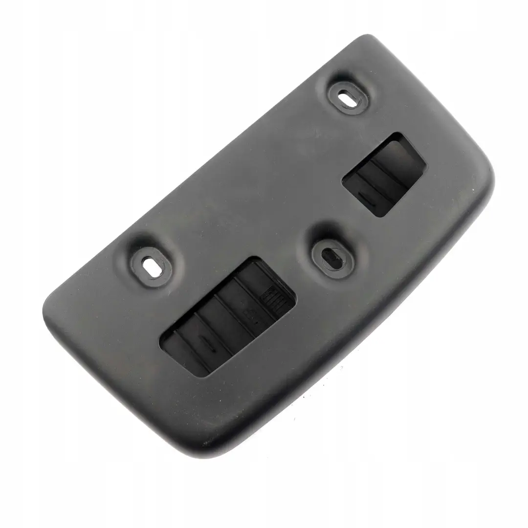 Embellecedor Panel Proteccion Antivuelco Delantero Derecho 7164824 para BMW E88 con número de pieza 7199202 BMW E88 Embellecedor Panel Proteccion Antivuelco Delantero Derecho 7164824 - SKU 7199202 - Número de pieza 7199202