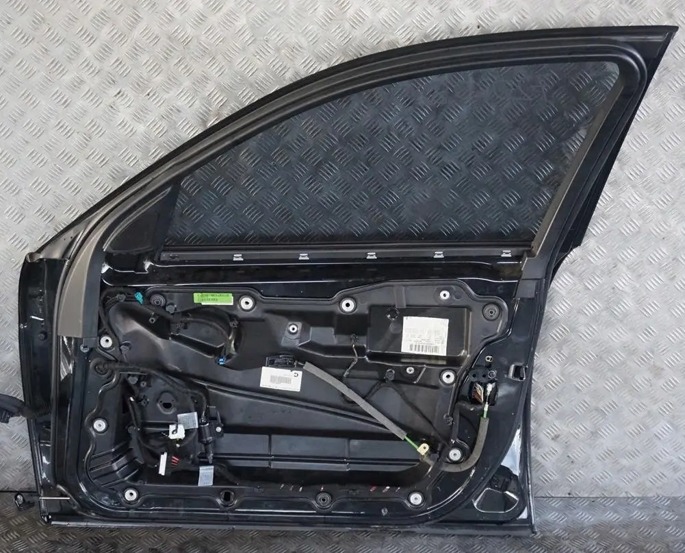 Door Front Right O/S Black Sapphire Metallic - 475 to BMW 7 Series E65 E66 1 with Part number 7202082 BMW 7 Series E65 E66 1 Door Front Right O/S Black Sapphire Metallic - 475 - SKU 7202082-BS1 - Part number 7202082