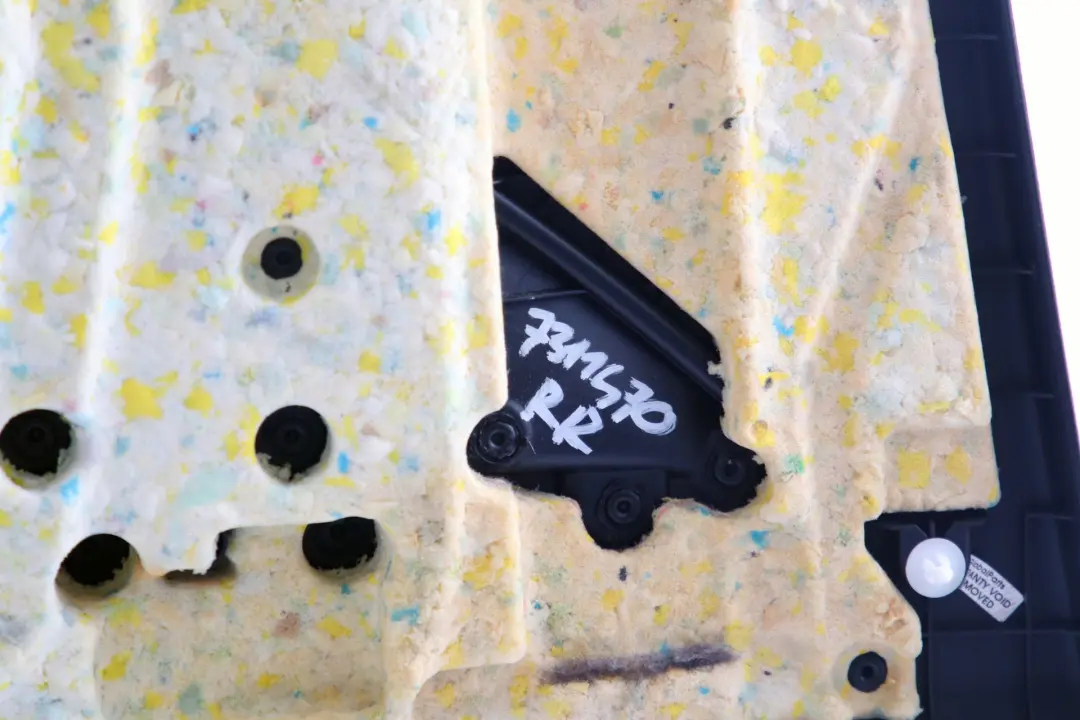 Reihe F22 Seitenverkleidung Hinten Rechts Stoff Move Anthrazit für BMW 2 mit Teilenummer 7311470 BMW 2 Reihe F22 Seitenverkleidung Hinten Rechts Stoff Move Anthrazit - SKU 7311470 - Teilenummer 7311470