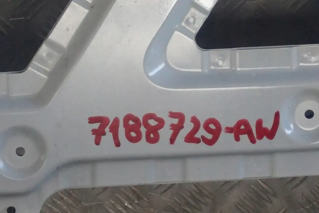 Pokrywa osłona przykrycie dachu dach do BMW E88 o numerze 7188729 BMW E88 Pokrywa osłona przykrycie dachu dach - SKU 7188729-AW - Numer Części 7188729