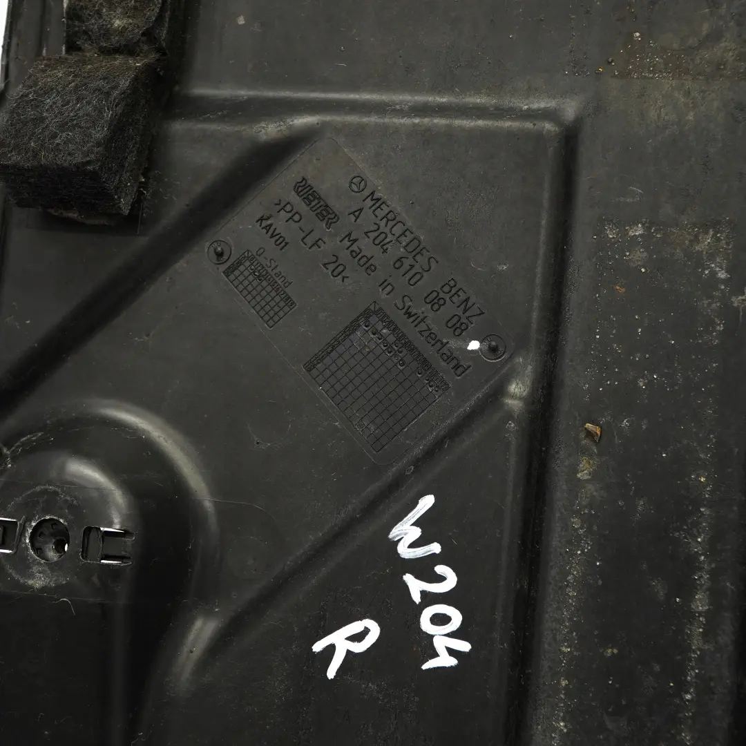 Mercedes-Benz W204 Protezione sotto Motore Pavimento Schermatura Destra per con numero di parte A2046100808 Mercedes-Benz W204 Protezione sotto Motore Pavimento Schermatura Destra - SKU A2046100808 - Numero di parte A2046100808