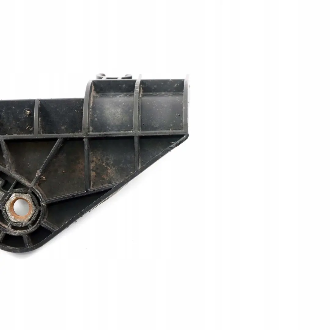 Mercedes-Benz W204 Moyeu de Roue Droite Capteur ABS Support  - SKU A2045461243 - Numéro de pièce A2043502706