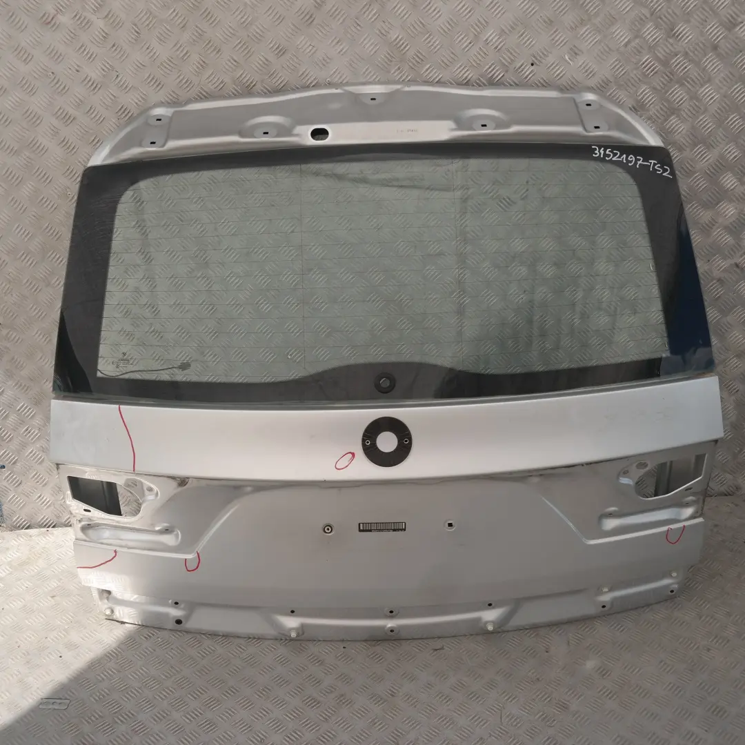 Klapa bagażnika tył titansilber 354 do BMW E83 X3 o numerze 3452197 BMW E83 X3 Klapa bagażnika tył titansilber 354 - SKU 3452197-TS2 - Numer Części 3452197