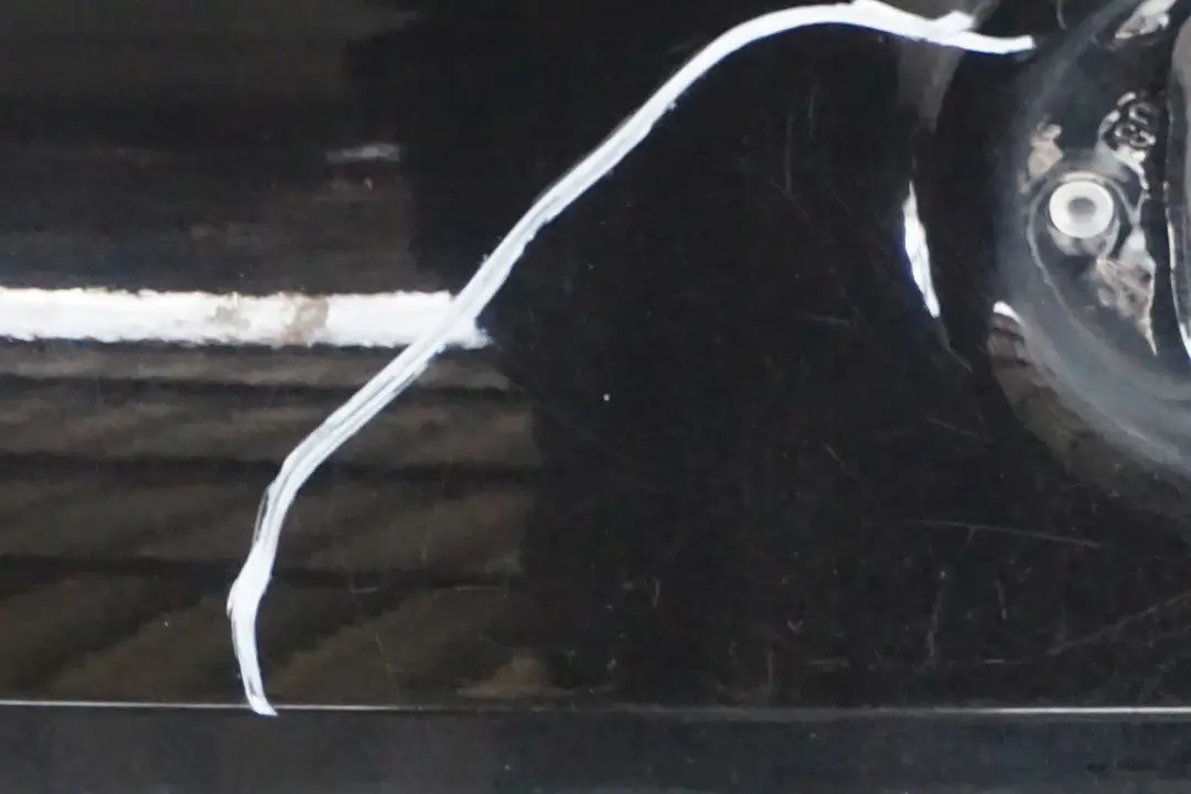 Klapa tylna tył bagażnika schwarz II 668 do BMW E90 o numerze 7151491 BMW E90 Klapa tylna tył bagażnika schwarz II 668 - SKU 7151491-SCH7 - Numer Części 7151491