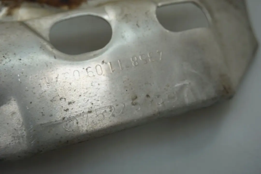 Osłona termiczna kolektora benzyna do BMW E46 E53 E60 o numerze 7522585 BMW E46 E53 E60 Osłona termiczna kolektora benzyna - SKU 7522585 - Numer Części 7522585