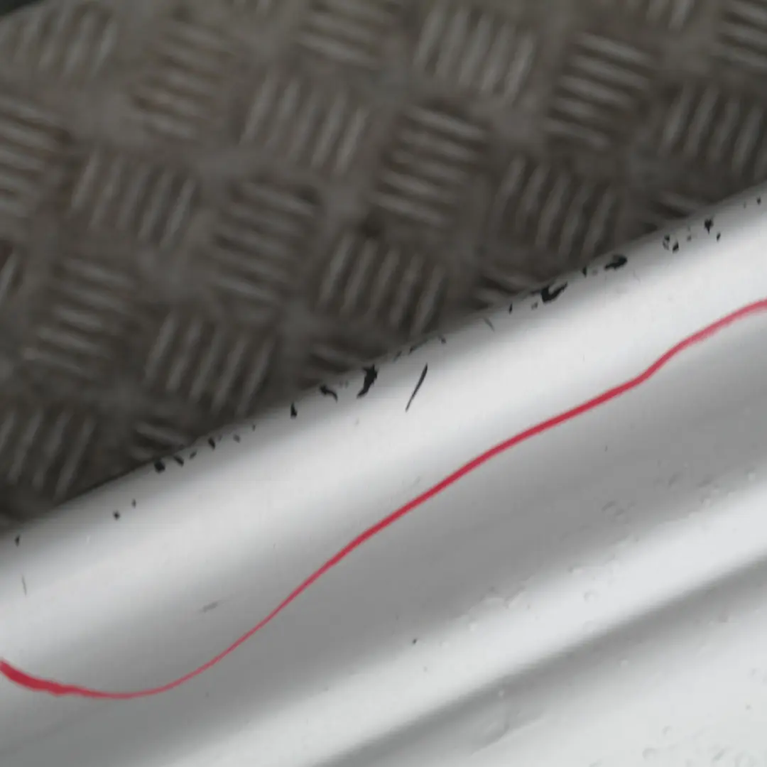 Door Sill Cover Faldon Derecho Titansilber Titan Silver - 354 para BMW X3 E83 con número de pieza 51713330866 BMW X3 E83 Door Sill Cover Faldon Derecho Titansilber Titan Silver - 354 - SKU 3330866-1 - Número de pieza 51713330866