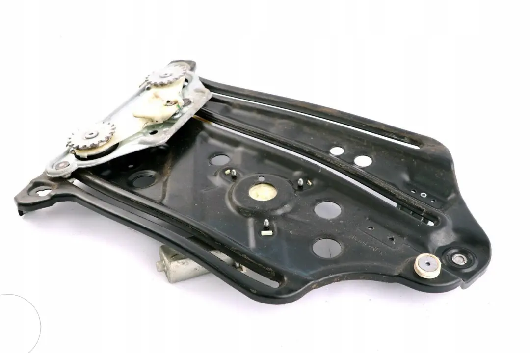 Podnośnik mechanizm szyby prawy tył do BMW E88 Cabrio o numerze 7165600 BMW E88 Cabrio Podnośnik mechanizm szyby prawy tył - SKU 7165600 - Numer Części 7165600