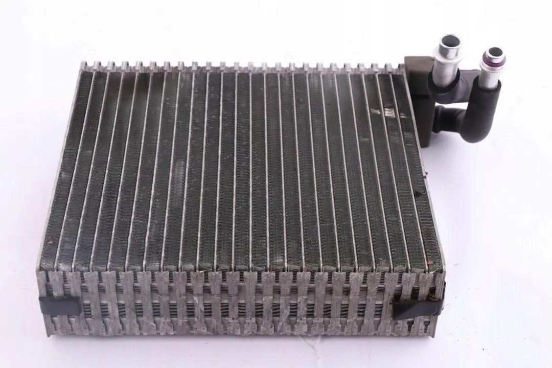 Radiatore Evaporatore per Mini Cooper One R50 R52 R53 con numero di parte 1499134 Mini Cooper One R50 R52 R53 Radiatore Evaporatore - SKU 1499134 - Numero di parte 1499134