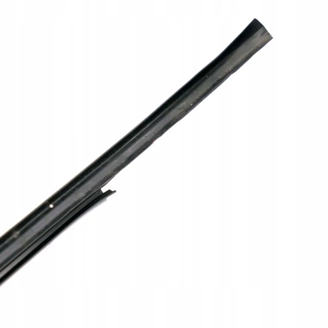 Mercedes-Benz Vaneo W414 Front Right Door O/S Window Outside Rail Seal to with Part number A4147250565 Mercedes-Benz Vaneo W414 Front Right Door O/S Window Outside Rail Seal - SKU A4147250565 - Part number A4147250565