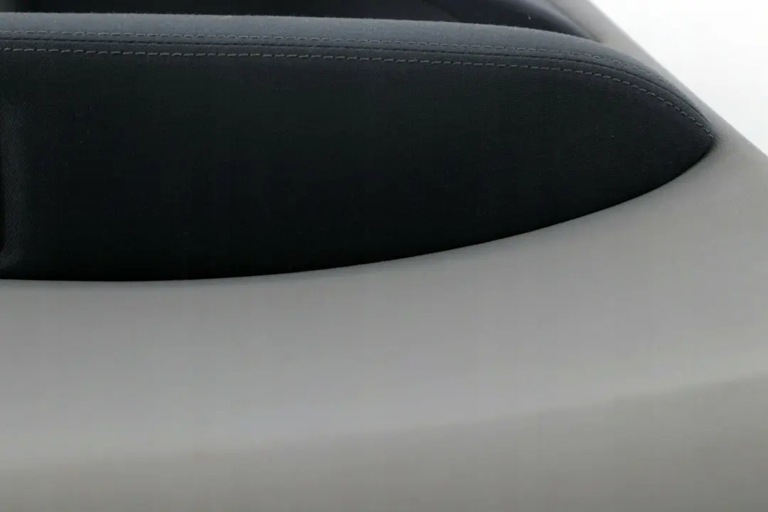 BMW 1 Reihe E87 Türverkleidung Vorn Links Alaskagrau Grau Leder - SKU 7133301 - Teilenummer 7133301