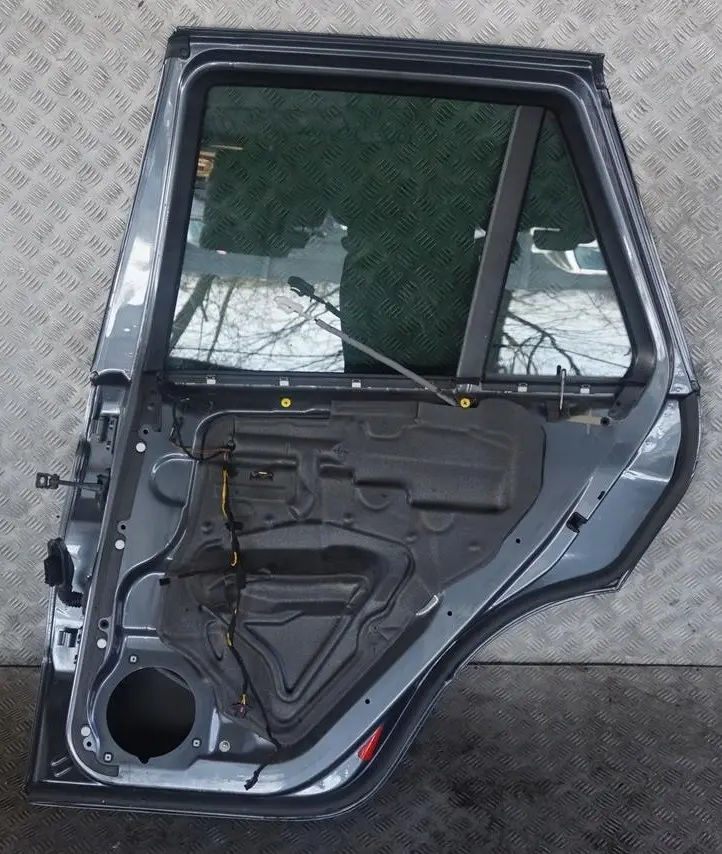 BMW X5 E53 1 Fahrerseite Tür Hinten Rechts Stahlgrau Stahl Grau Metallic 400 - SKU 8256828-STH1 - Teilenummer 8256828