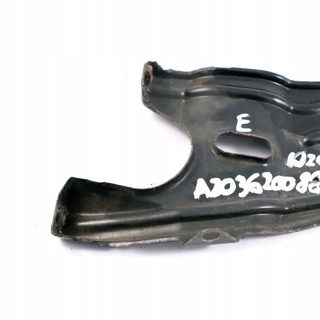 Pannello anteriore sbalzo destro O/S Piastra supporto faro per Mercedes W203 con numero di parte A2036200885 Mercedes W203 Pannello anteriore sbalzo destro O/S Piastra supporto faro - SKU A2036200885 - Numero di parte A2036200885