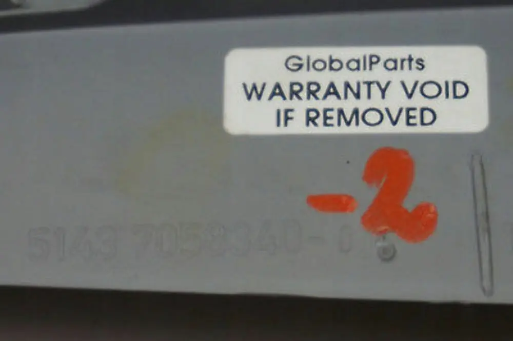 BMW E87 Osłona słupka tylnego prawa szara 7058340 - SKU 7058340-2 - Numer Części 7120548
