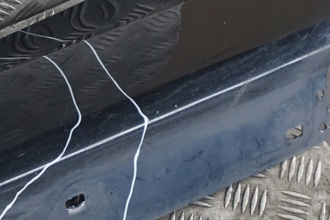 Sill Strip Faldon Lateral Izquierdo Carbono Negro 303 para BMW E90 E91 M Sport con número de pieza 0033441 BMW E90 E91 M Sport Sill Strip Faldon Lateral Izquierdo Carbono Negro 303 - SKU 0033441-CAR2 - Número de pieza 0033441