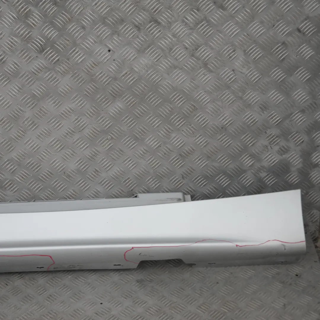 BMW9 E87 Listello Portiera Apertura Gonna Destra Argento-Titanio Sliber per con numero di parte 32948 BMW9 E87 Listello Portiera Apertura Gonna Destra Argento-Titanio Sliber - SKU 0032948-TS19 - Numero di parte 32948