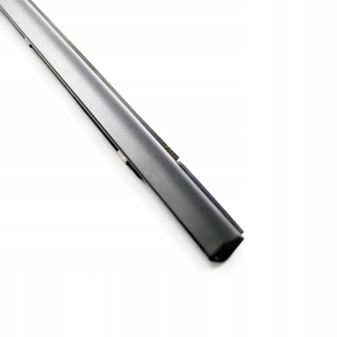 Mercedes W203 Modanatura striscia rivestimento esterna lunotto posteriore destro - SKU A2037350665 - Numero di parte A2037350665