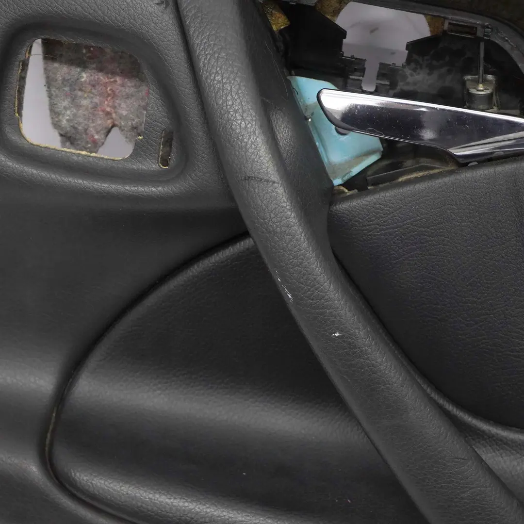  Mercedes-Benz E W210 Estate Rear Right Door Card Trim Panel Black Leather - SKU A2107370471 - Número de pieza A2107370471