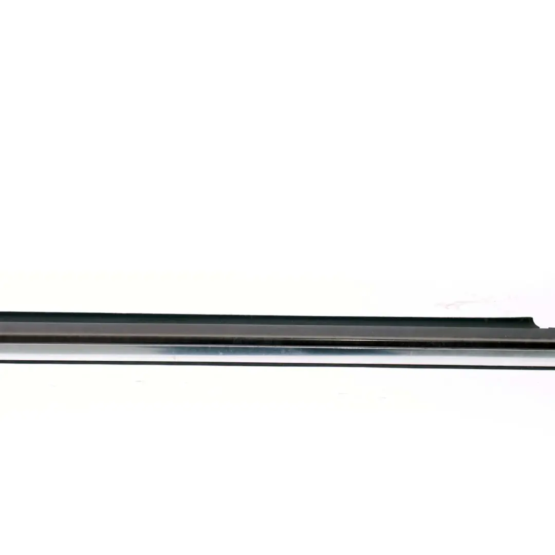 Guarnizione Guida tenuta Sinistra Destra Porta posteriore per Mercedes S W220 con numero di parte A2207300724 Mercedes S W220 Guarnizione Guida tenuta Sinistra Destra Porta posteriore - SKU A2207300724 - Numero di parte A2207300724