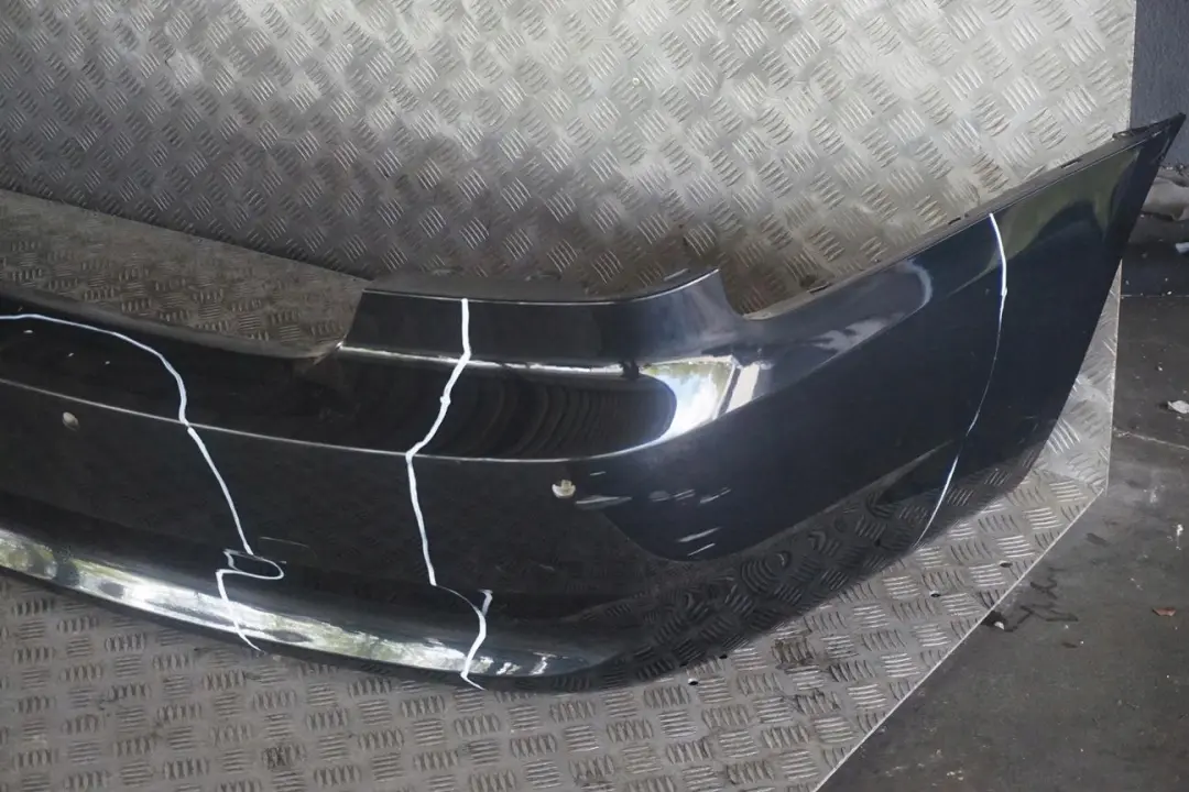 Zderzak tylny tył pdc black saphire do BMW E92 E93 o numerze 0034474 BMW E92 E93 Zderzak tylny tył pdc black saphire - SKU 0034474-BS6 - Numer Części 0034474