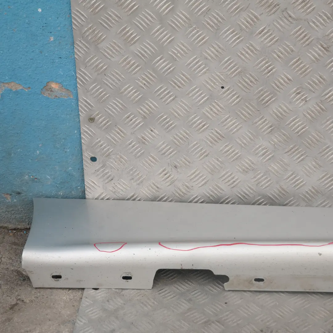 BMW3 E87 Listello Portiera Laccato Dx Argento-Titanio Argento Metallico per con numero di parte 32948 BMW3 E87 Listello Portiera Laccato Dx Argento-Titanio Argento Metallico - SKU 0032948-TS13 - Numero di parte 32948