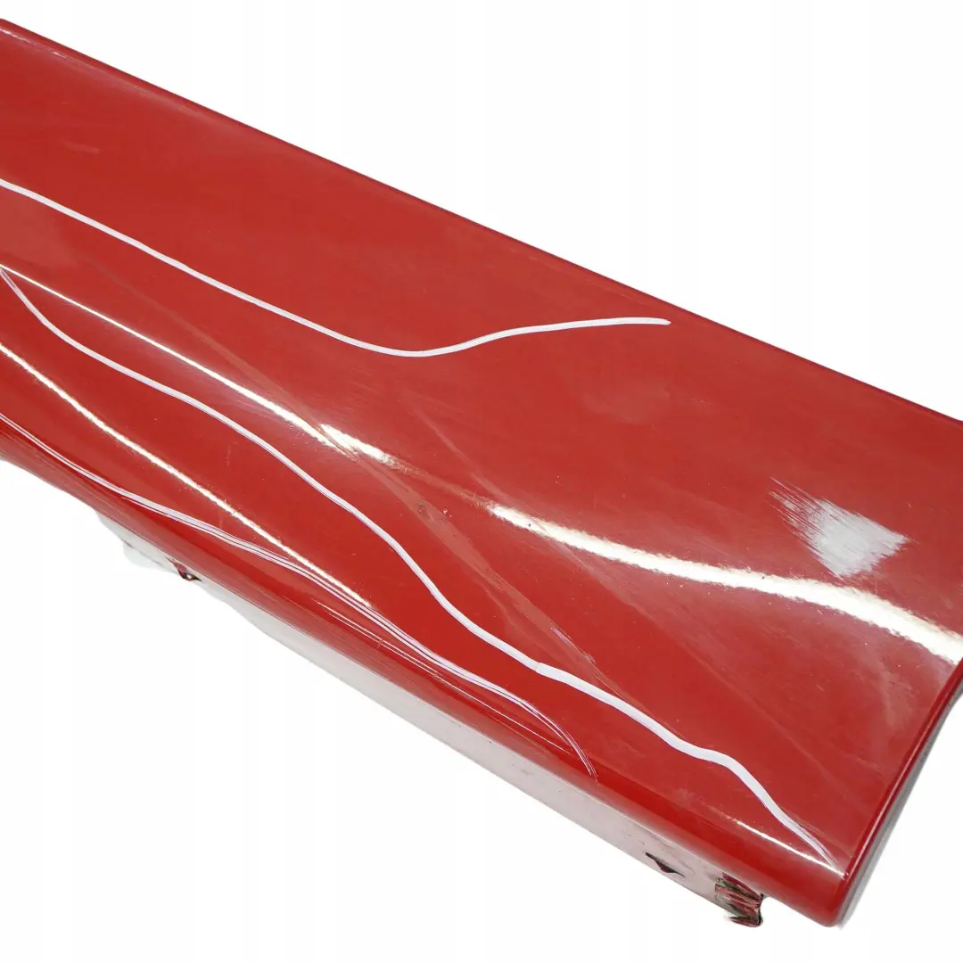 Sill Strip Side Trim Skirt Left Japanrot Red - 438 para BMW E90 E91 con número de pieza 0032951 BMW E90 E91 Sill Strip Side Trim Skirt Left Japanrot Red - 438 - SKU 0032951-JR2 - Número de pieza 0032951