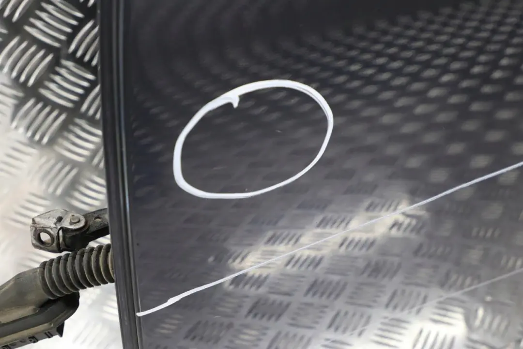 Porta Posteriore Sinistra Nero Carbone Nero Metallizzato - 416 per BMW E90 3 con numero di parte 7203647 BMW E90 3 Porta Posteriore Sinistra Nero Carbone Nero Metallizzato - 416 - SKU 7203647-CAR3 - Numero di parte 7203647