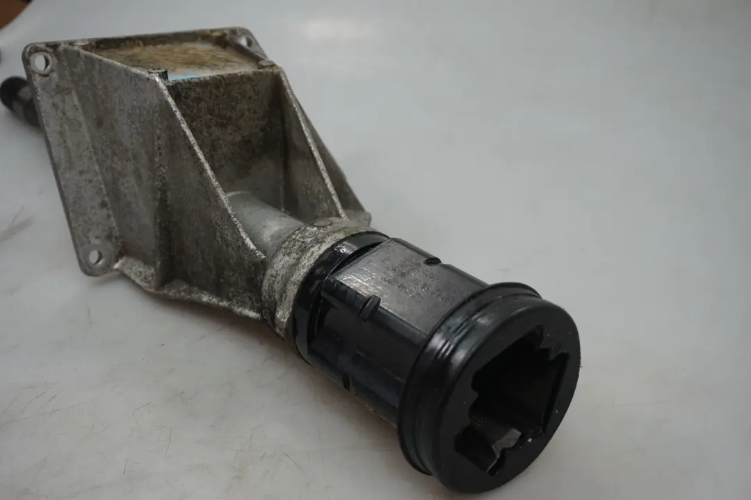 M57 3.0d Diesel Driveshaft Right Supporting Bracket to BMW X5 Series E53 with Part number 7503120 BMW X5 Series E53 M57 3.0d Diesel Driveshaft Right Supporting Bracket - SKU 7503120 - Part number 7503120