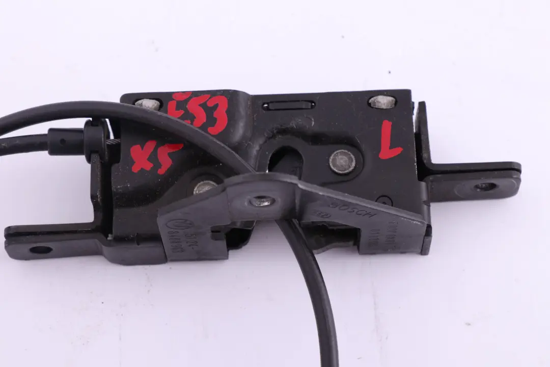 Trunk Boot Lid Tailgate Lock Bottom Left Catch para BMW X5 E53 con número de pieza 8408963 BMW X5 E53 Trunk Boot Lid Tailgate Lock Bottom Left Catch - SKU 8408963 - Número de pieza 8408963