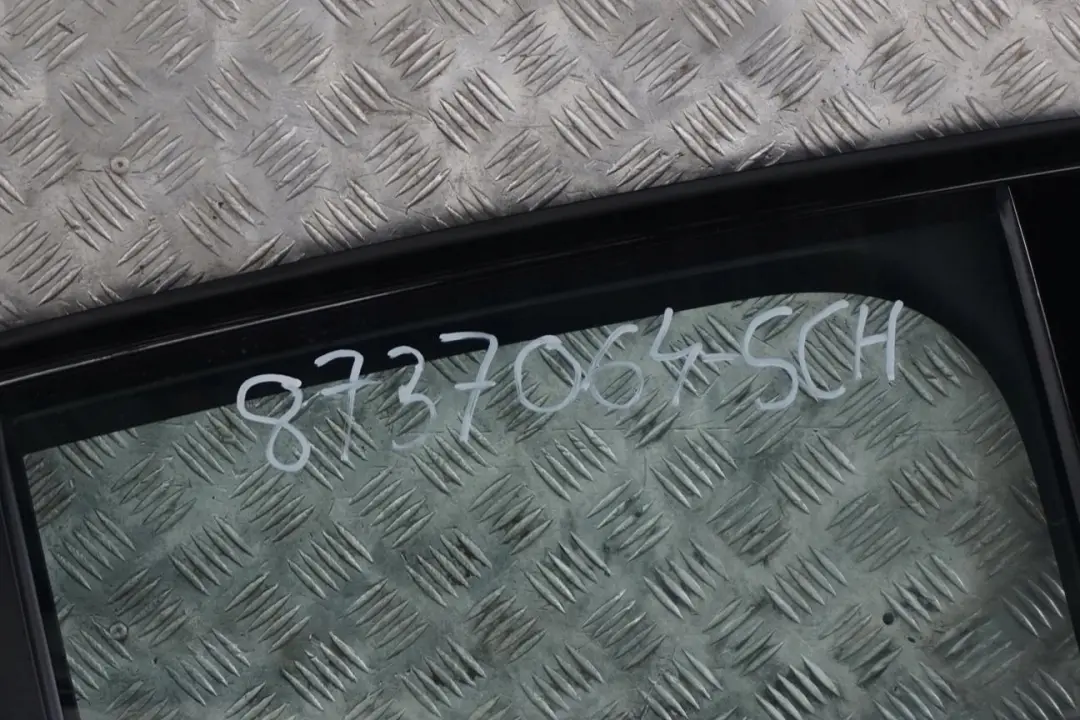 BMW 1 Reihe F40 Tür Vorne Rechts Schwarz 2 - 668 - SKU 8737064-SCH - Teilenummer 8737064