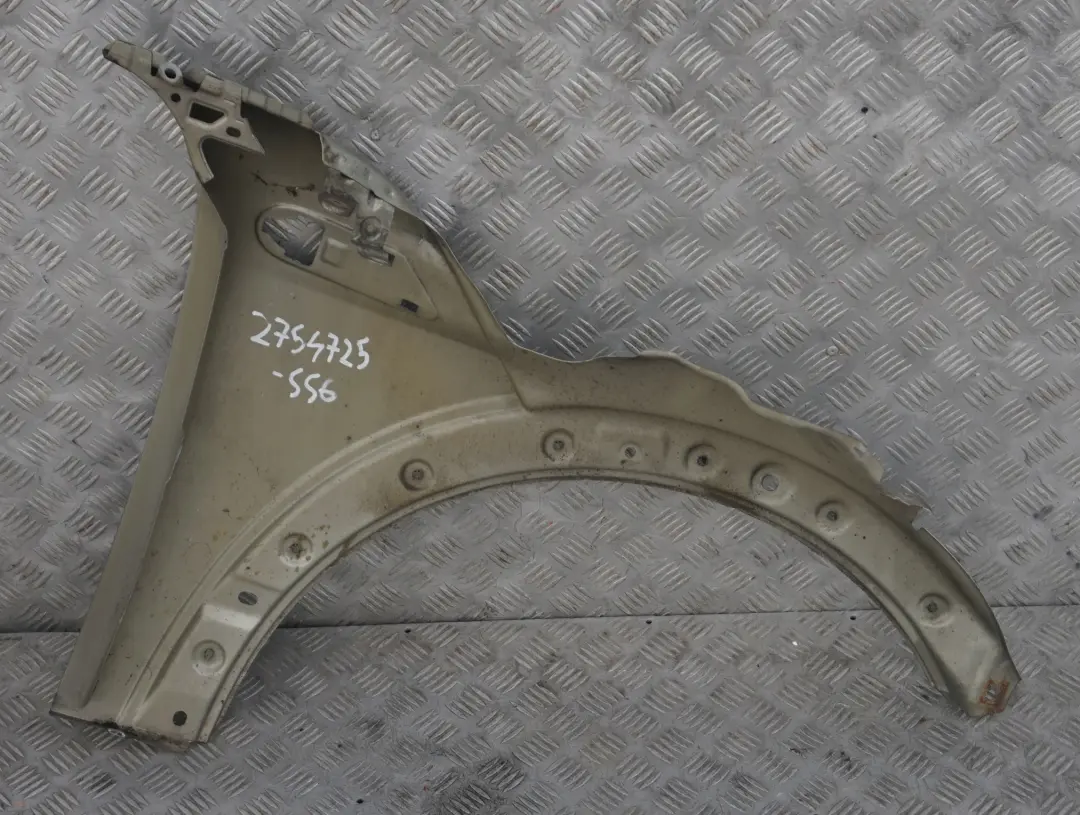 Błotnik lewy Sparkling Silver do MINI Cooper R56 R57 o numerze 2754725 MINI Cooper R56 R57 Błotnik lewy Sparkling Silver - SKU 2754725-SS6 - Numer Części 2754725