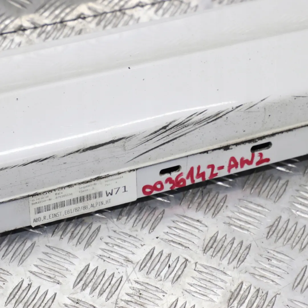 Listello Portiera Apertura Gonna Destra Bianco Alpino 3 - per BMW E81 E82 E88 2 con numero di parte 0036142 BMW E81 E82 E88 2 Listello Portiera Apertura Gonna Destra Bianco Alpino 3 - - SKU 0036142-AW2 - Numero di parte 0036142