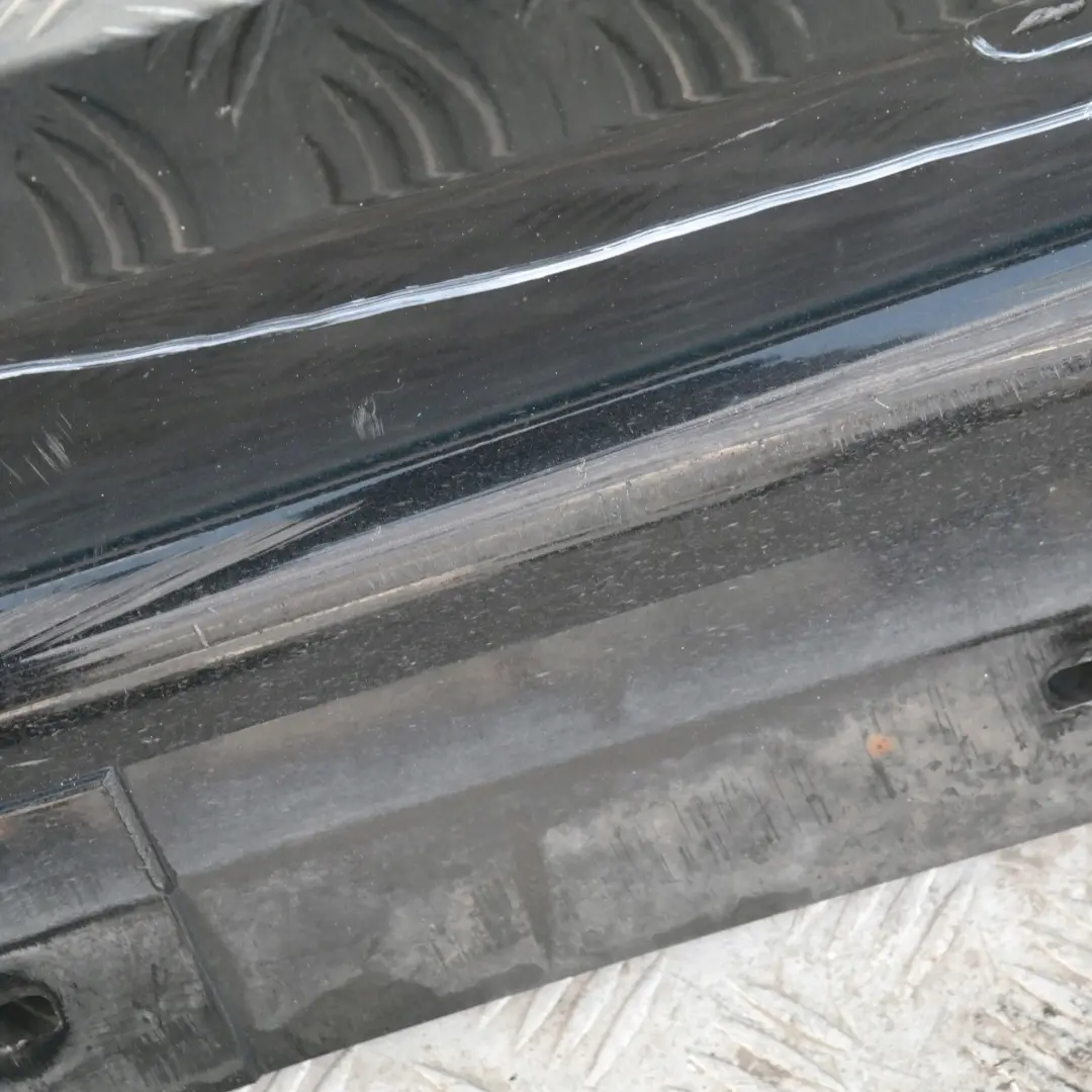 Sill Strip Side Skirt Derecha Negro Zafiro Metálico 475 para BMW E90 E91 con número de pieza 32950 BMW E90 E91 Sill Strip Side Skirt Derecha Negro Zafiro Metálico 475 - SKU 0032950-BS8 - Número de pieza 32950