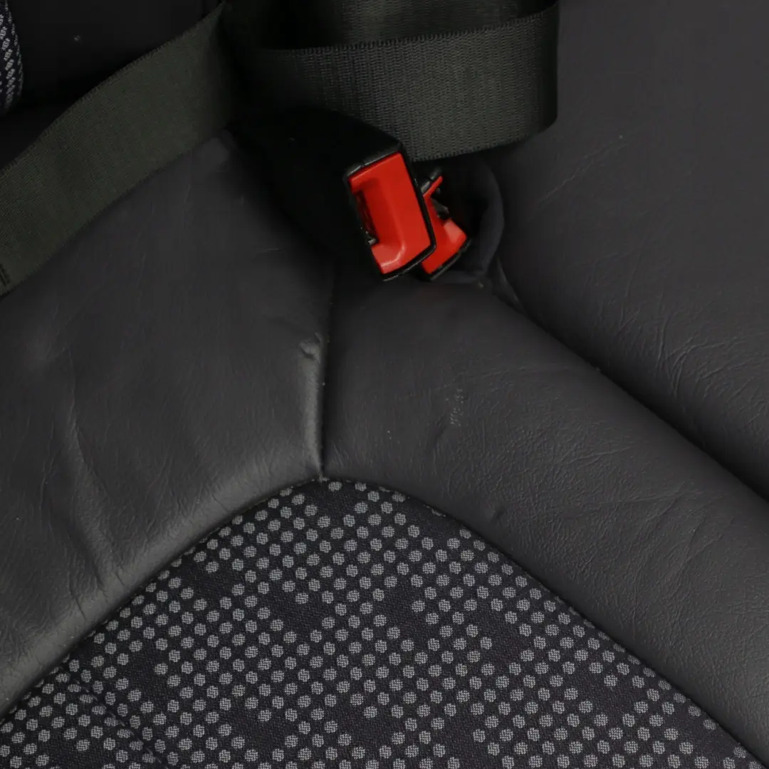 Mercedes W168 Tela / Cuero Trasero Derecho O / Respaldo del asiento Sofa Magnum - SKU A1689200247 - Número de pieza A1689200247