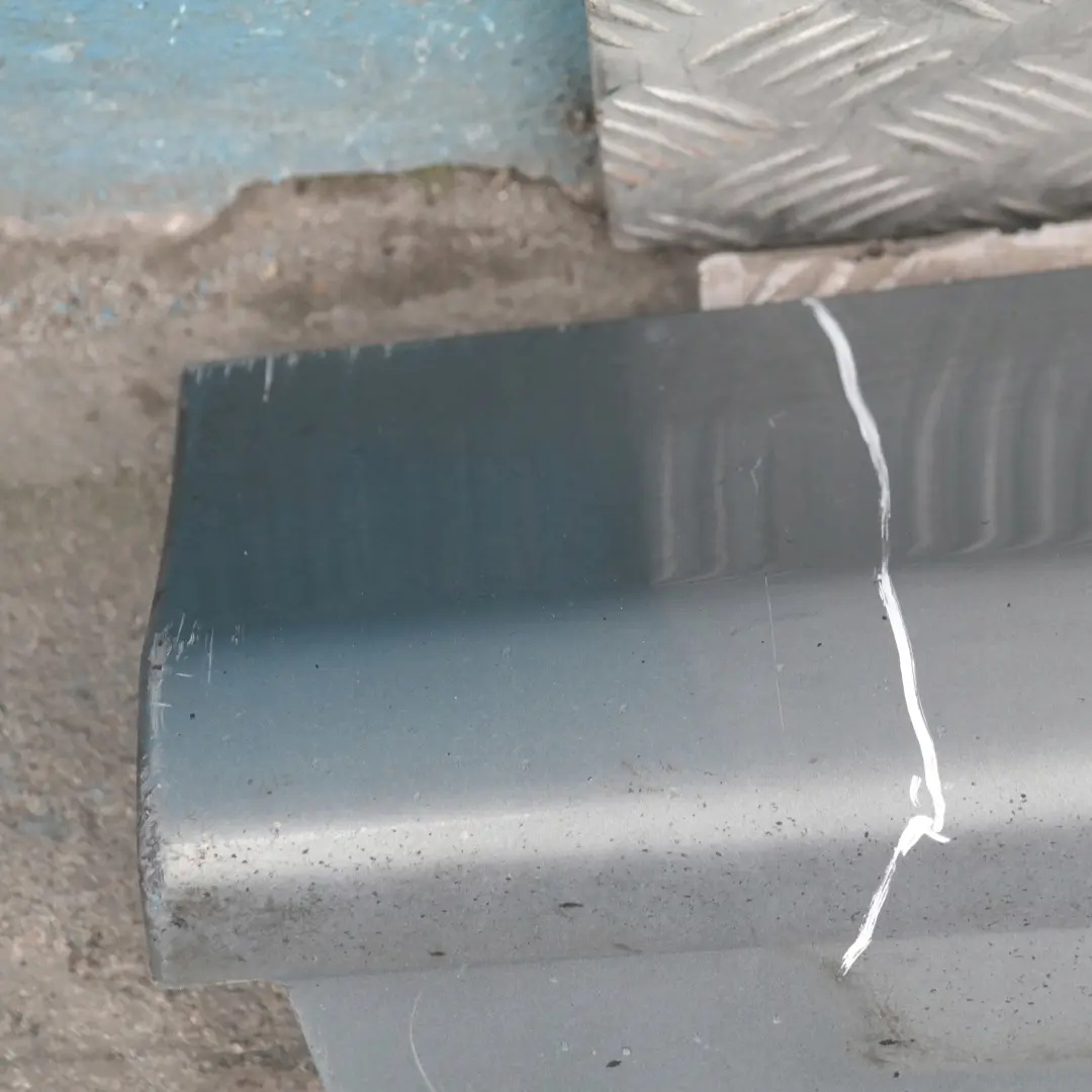 listwa nakładka próg lewy arktis A34 do BMW E90 o numerze 32951 BMW E90 listwa nakładka próg lewy arktis A34 - SKU 0032951-AM5 - Numer Części 32951