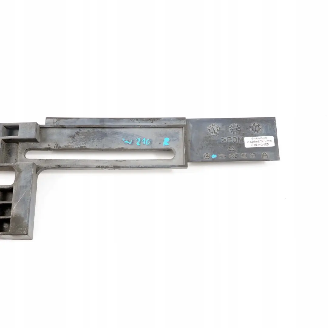 Ślizg zderzaka prawy przód do MERCEDES E W210 o numerze A2108850295 MERCEDES E W210 Ślizg zderzaka prawy przód - SKU A2108850295 - Numer Części A2108850295