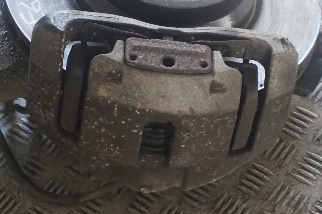 740i N62N 306PS Amortisseur Avant Droite Pivotement pour BMW E65 à propos du numéro de pièce 6770166 BMW E65 740i N62N 306PS Amortisseur Avant Droite Pivotement - SKU 6770166 - Numéro de pièce 6770166