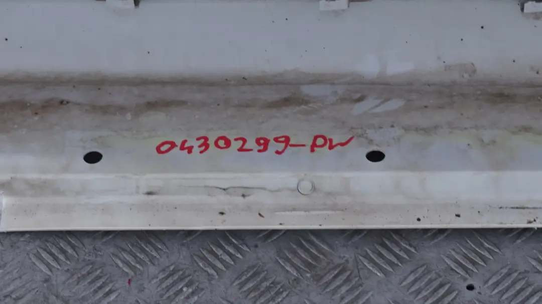 Kit Left Door N/S Sill Skirt Cover Pepper White to BMW MINI Cooper R56 R57 Aero with Part number 0430299 BMW MINI Cooper R56 R57 Aero Kit Left Door N/S Sill Skirt Cover Pepper White - SKU 0430299-PW - Part number 0430299