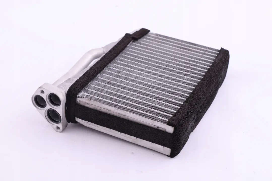 Radiatore Climatizzatore Automatico A/C per BMW X5 E39 E53 con numero di parte 64118385562 BMW X5 E39 E53 Radiatore Climatizzatore Automatico A/C - SKU 8385562 - Numero di parte 64118385562