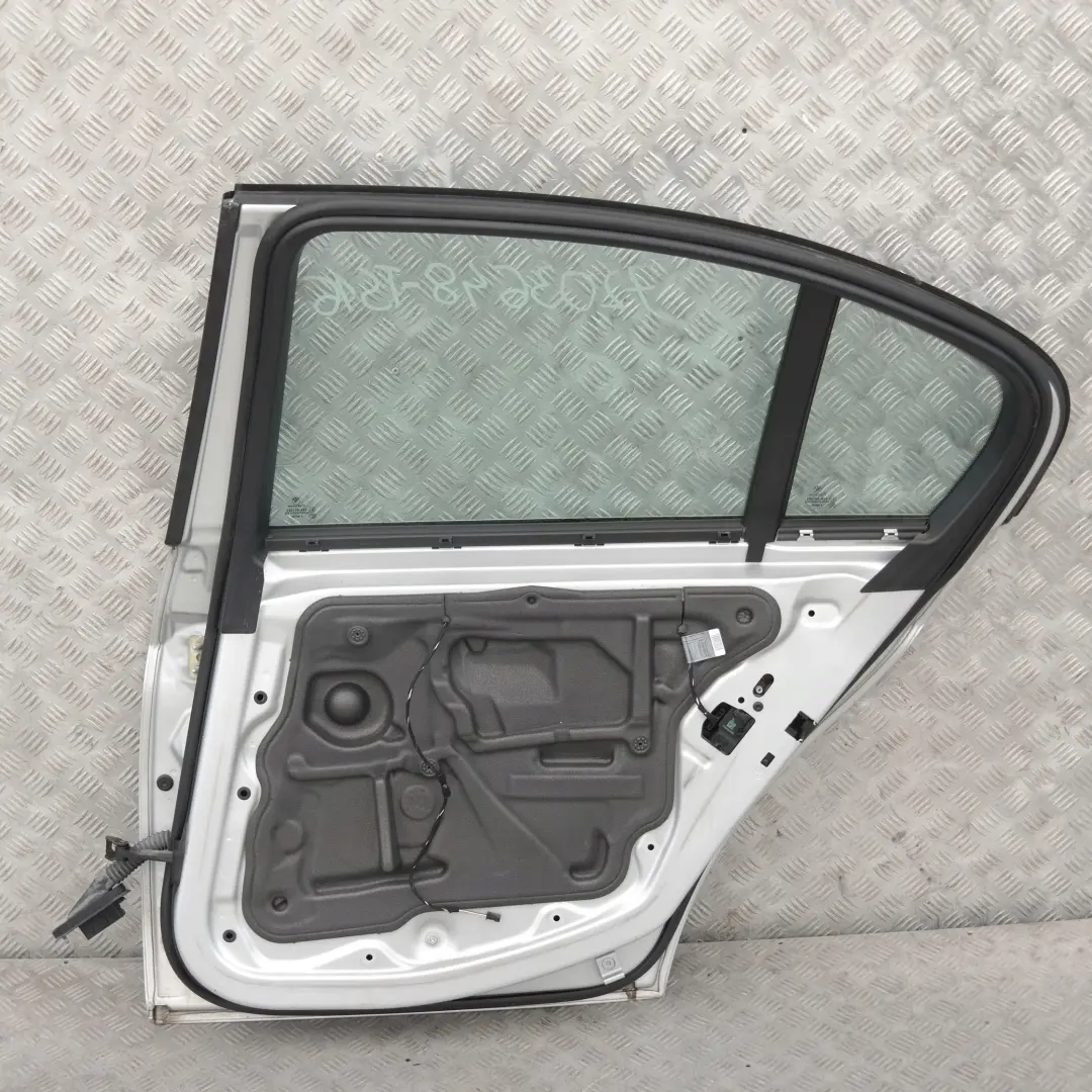 Beifahrer Tür hinten rechts Titansilber Silber 354 für BMW 3 er 16 E90 LCI mit Teilenummer 7203648 BMW 3 er 16 E90 LCI Beifahrer Tür hinten rechts Titansilber Silber 354 - SKU 7203648-TS16 - Teilenummer 7203648